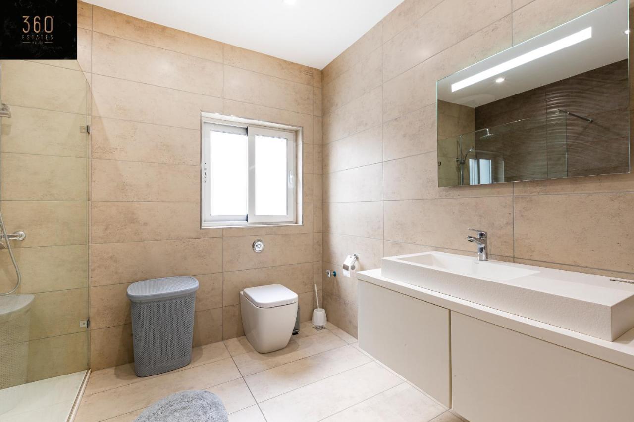Seafront, Designer With Private Terrace & Wifi By 360 Estates Apartament Pietà