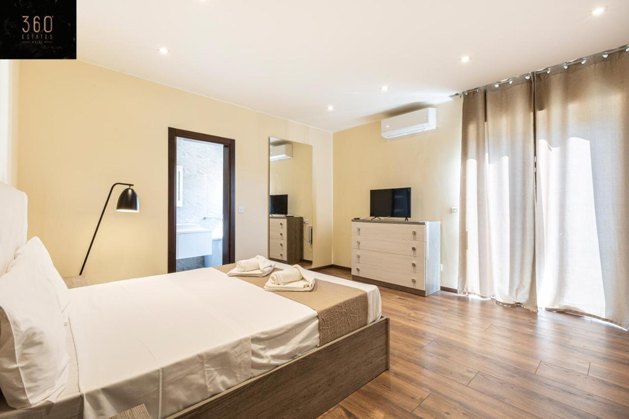 Seafront, Designer With Private Terrace & Wifi By 360 Estates